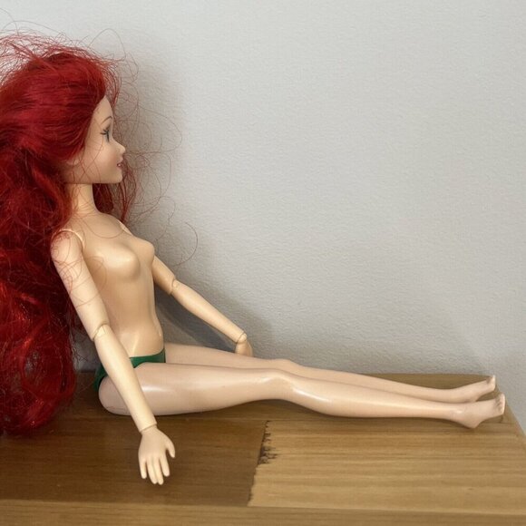 Vintage 90's Disney Store The Little Mermaid Ariel Barbie w/outfit - Picture 13 of 16